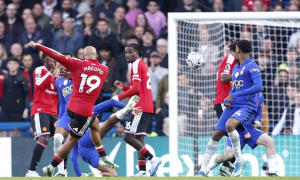 Ném đi 45 phút hay nhất mùa, Man Utd cay đắng gục ngã