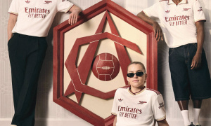 Arsenal công bố áo đấu thứ ba với thiết kế hoài cổ đầy ấn tượng