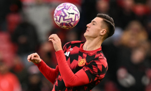 Berbatov và Neville cảnh báo: Sesko phải “nổi loạn” hơn để chứng minh giá trị tại Man United