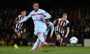 Fabio Carvalho rực sáng, Brentford phô diễn sức mạnh tại EFL Cup