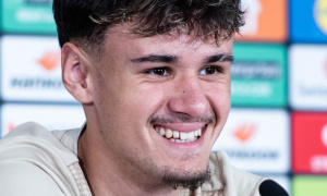 Man Utd tăng tốc săn thần đồng Kerim Alajbegovic để đối phó giai đoạn AFCON