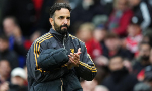 Amorim thừa nhận lý lẽ của Dyche nhưng vẫn bảo vệ triết lý bóng đá riêng