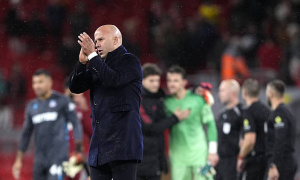 Chiến lược chuyển nhượng gây tranh cãi đẩy Liverpool vào khủng hoảng nhân sự