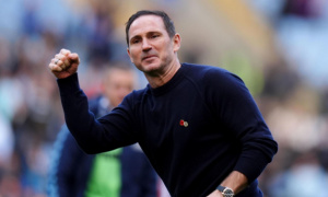 Lampard hy sinh Halloween để cùng Coventry chinh phục kỷ lục bất bại
