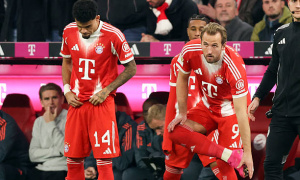 Kompany gây bất ngờ với quyết định để Kane dự bị