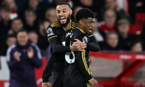 Chuyên gia chỉ trích trọng tài: Man Utd quá may mắn khi Amad thoát phạt đền rõ ràng