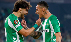 Antony ghi dấu ấn, Real Betis vượt qua Lyon