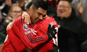 Matheus Cunha lên tiếng bảo vệ Casemiro trước tương lai bất định tại Man Utd