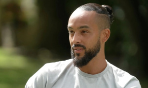 Theo Walcott gửi thông điệp đến Man Utd: “Hãy kiên nhẫn, Sesko có thể trở thành Henry mới”