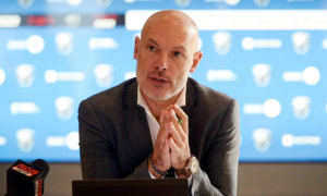 Chủ tịch PGMOL Howard Webb bảo vệ quyết định VAR, bác bỏ phản ứng của Liverpool