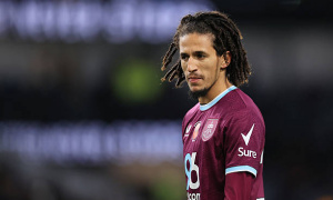 Hannibal Mejbri đối diện án phạt từ FA vì hành vi phản cảm với CĐV Leeds