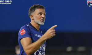 HLV Hudson lên tiếng bảo vệ Soonsup-Bell sau pha hỏng penalty phút cuối