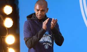 Fernandinho khép lại sự nghiệp huy hoàng ở tuổi 40