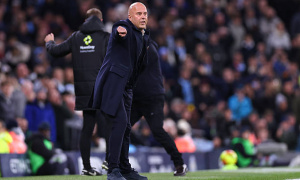 Arne Slot trấn an NHM, khẳng định Liverpool chưa rơi vào khủng hoảng