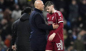 Liverpool và cuộc khủng hoảng ở vị trí hậu vệ phải