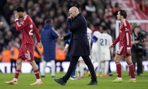 Liverpool lún sâu vào khủng hoảng, Arne Slot không né tránh trách nhiệm