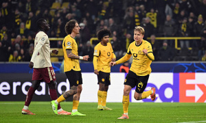 Foyth nhận thẻ đỏ tai hại, Villarreal vỡ trận trước Dortmund