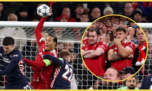 Van Dijk khiến Liverpool trả giá sớm với pha bóng chạm tay khó hiểu tại Champions League