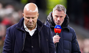 Carragher cảnh báo Arne Slot: Một tuần quyết định tương lai tại Liverpool