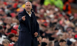 Liverpool khủng hoảng nhưng Arne Slot vẫn còn một lối thoát