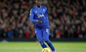 Everton thiệt quân khi Gueye bị treo giò, FA từ chối kháng cáo