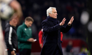 Benfica ngược dòng nghẹt thở trước Nacional, Mourinho nối dài mạch thắng