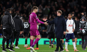 Thomas Frank phản đối hành động la ó Vicario của CĐV Tottenham