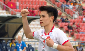 Đình Bắc và khoảnh khắc “đứng hình” giữa tranh cãi bẻ còi ở SEA Games 33