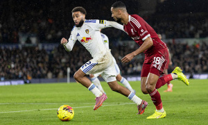 Gary Neville chỉ trích Liverpool sau trận hòa Leeds