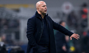 Áp lực lớn lên Arne Slot trong trận đấu Liverpool vs Brighton