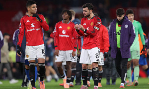 Man United hòa Bournemouth 4-4: Bruno Fernandes không kiềm chế được sự giận dữ