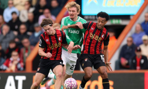 MU mở rộng danh sách tiền vệ mục tiêu, Adams và Alex Scott lọt tầm ngắm giữa ồn ào quanh Mainoo