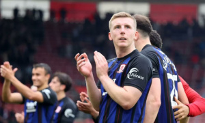 Newcastle lâm nguy nơi hàng thủ, Eddie Howe tính phương án gọi Matt Targett trở về