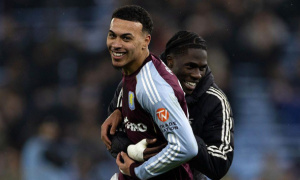 Emery thẳng thắn phê bình Morgan Rogers dù Aston Villa hạ Man United