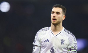 Roy Keane công kích Dalot sau trận thua Aston Villa của Man United