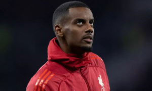 Liverpool đối diện nguy cơ mất Isak dài hạn sau ca phẫu thuật nghiêm trọng