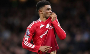 Ryan Giggs lo Man Utd chao đảo khi thiếu Amad Diallo trong giai đoạn then chốt