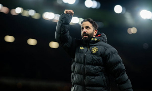 Ruben Amorim ghi điểm chiến thuật, nhận lời khen từ Jamie Carragher