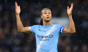 Barcelona chùn bước trước giá Man City, thương vụ Nathan Ake tạm thời đóng băng