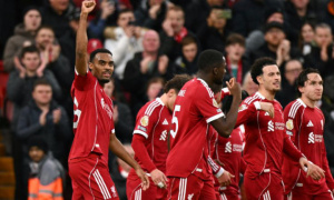 Liverpool căng mình vượt khó trước Leeds, Arne Slot đặt mục tiêu thắng lợi tại Anfield