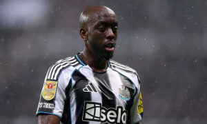 Wissa tỏa sáng ngay trận đá chính, Newcastle giải cơn khát chiến thắng trên sân khách