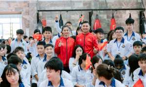 Nguyễn Thị Tâm chia sẻ tinh thần vượt khó, tiếp lửa cho học sinh IVS