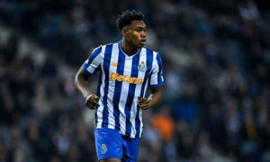 Newcastle bất ngờ lựa chọn Samu Aghehowa thay Benjamin Sesko