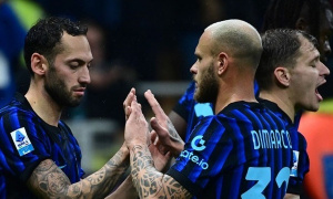 Calhanoglu lập cú đúp, Inter thắng đậm Fiorentina 3-0 trên sân nhà