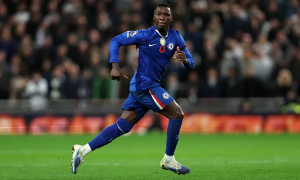 Caicedo tỏa sáng trước Tottenham, được ví ngang đẳng cấp với Rodri