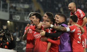 Benfica thắng 3-0, Mourinho tự hào với sức mạnh bùng nổ trong hiệp hai