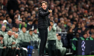 Van de Ven và Spence quay lưng với HLV Thomas Frank, Tottenham dậy sóng sau trận thua Chelsea