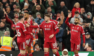 Liverpool trở lại đường đua, Arsenal bất khả chiến bại – Điểm nhấn vòng 10 Ngoại hạng Anh