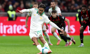 Roma lao đao: Dybala sút hỏng penalty và chấn thương trước Milan