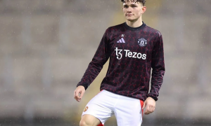 Từ học viện Carrington đến đội một: Jacob Devaney sẵn sàng thách thức vị trí của Ugarte